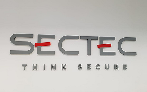 3D nerezové logo